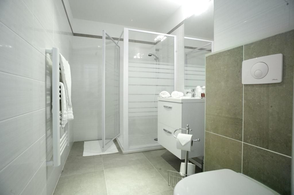 The Originals City, Hotel Les Bastides Du Gapeau Sollies-Toucas Room photo