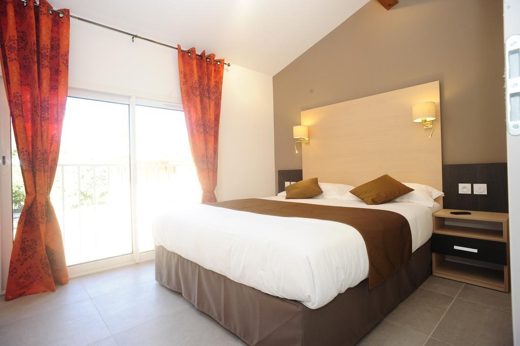 The Originals City, Hotel Les Bastides Du Gapeau Sollies-Toucas Room photo